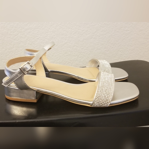 Sparkly Sandles - Picture 2 of 4